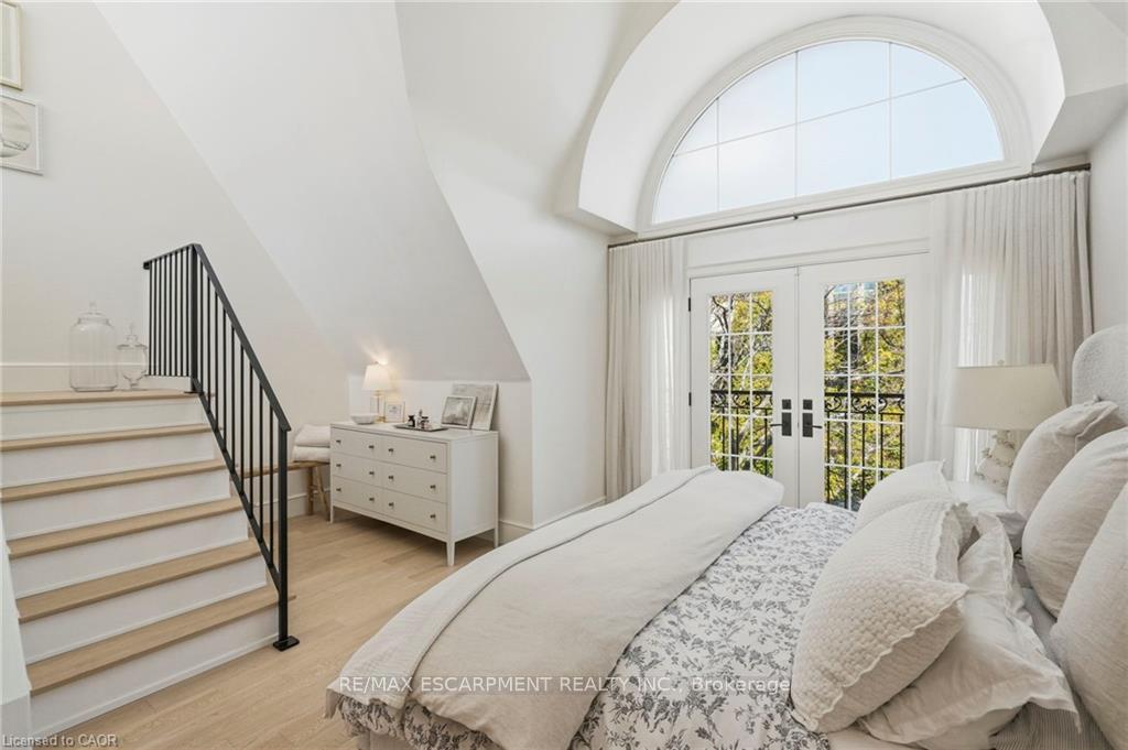 Photo 14 of 305 Randall Street, Oakville, Old Oakville — HOMEH