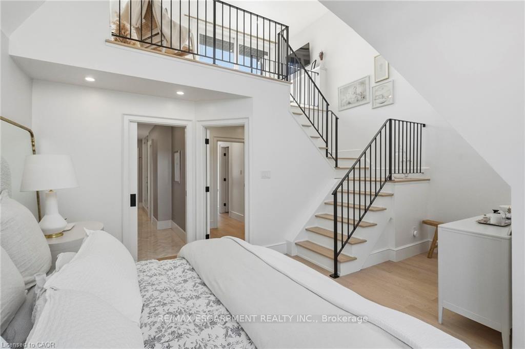 Photo 15 of 305 Randall Street, Oakville, Old Oakville — HOMEH