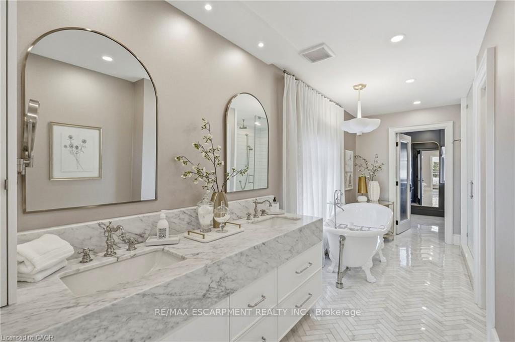 Photo 16 of 305 Randall Street, Oakville, Old Oakville — HOMEH