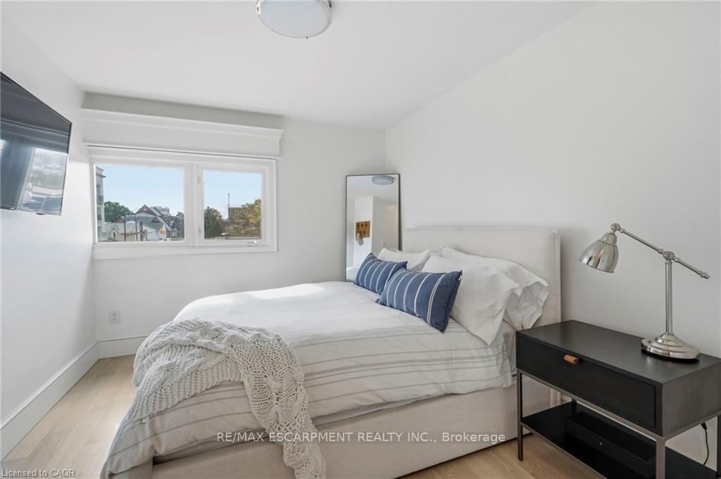 Photo 20 of 305 Randall Street, Oakville, Old Oakville — HOMEH