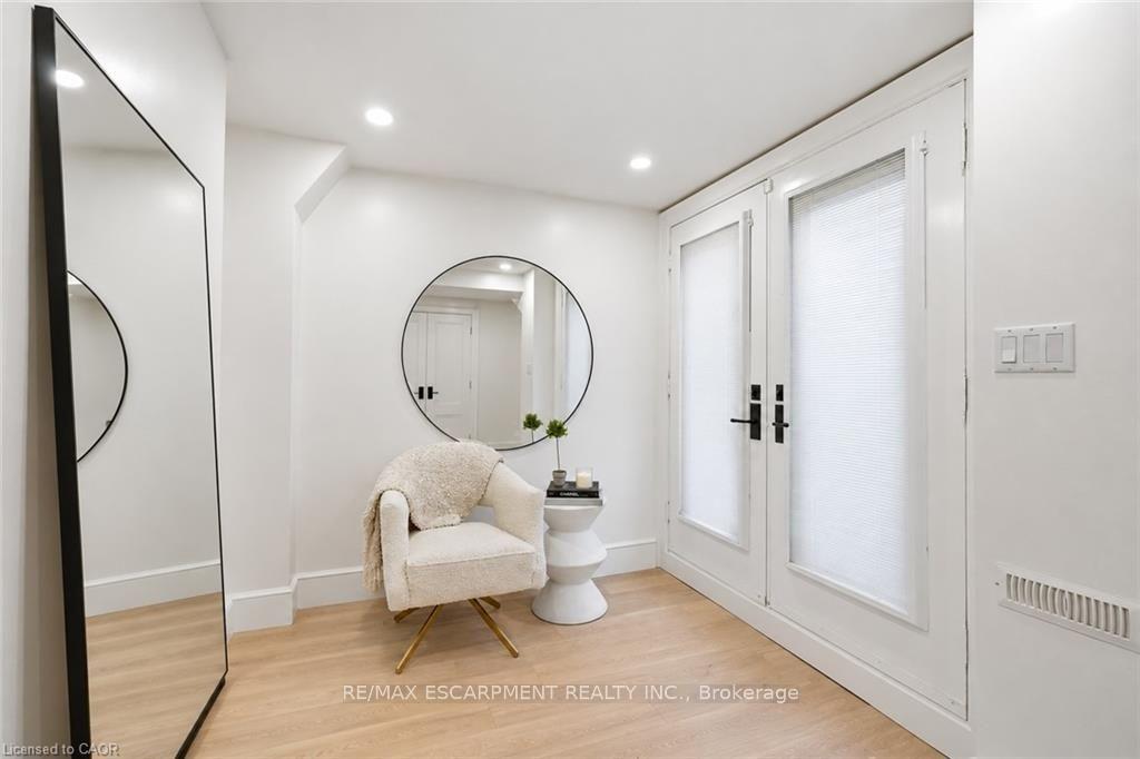 Photo 23 of 305 Randall Street, Oakville, Old Oakville — HOMEH