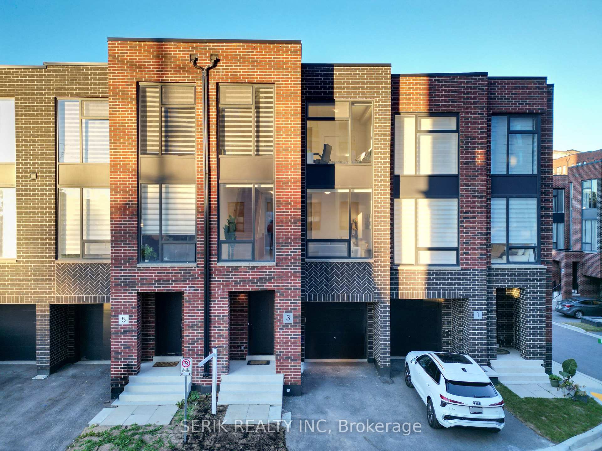Photo 2 of 3 Taylor Court, Caledon, Bolton West — HOMEH