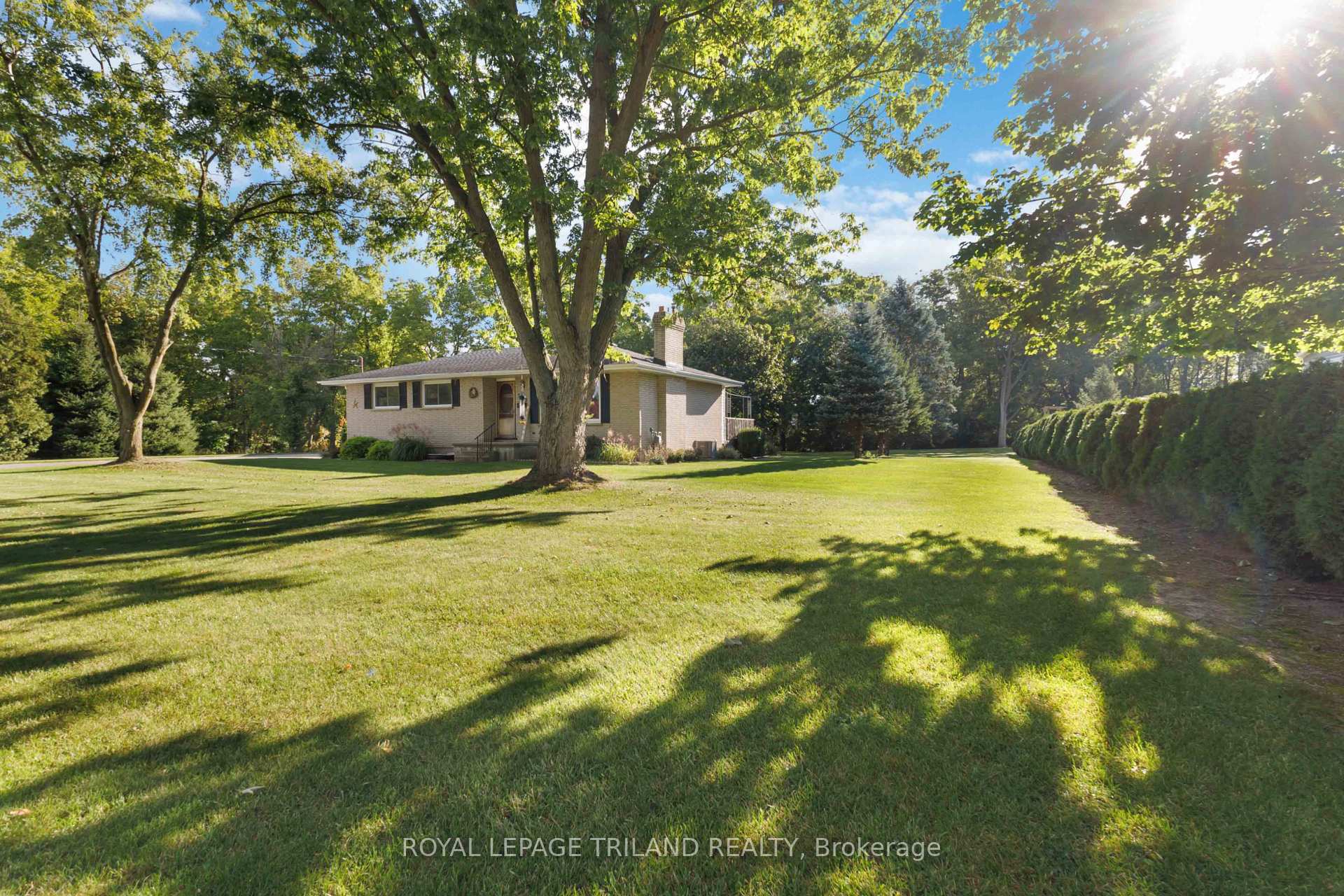 Photo 7 of 272 Richmond Street, North Middlesex, Parkhill — HOMEH