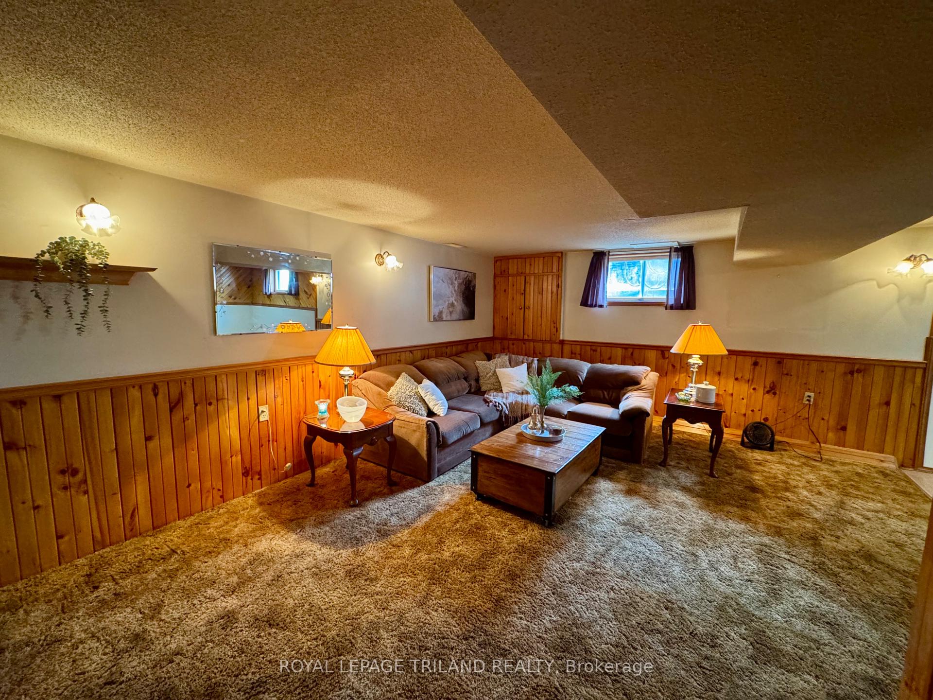 Photo 72 of 272 Richmond Street, North Middlesex, Parkhill — HOMEH