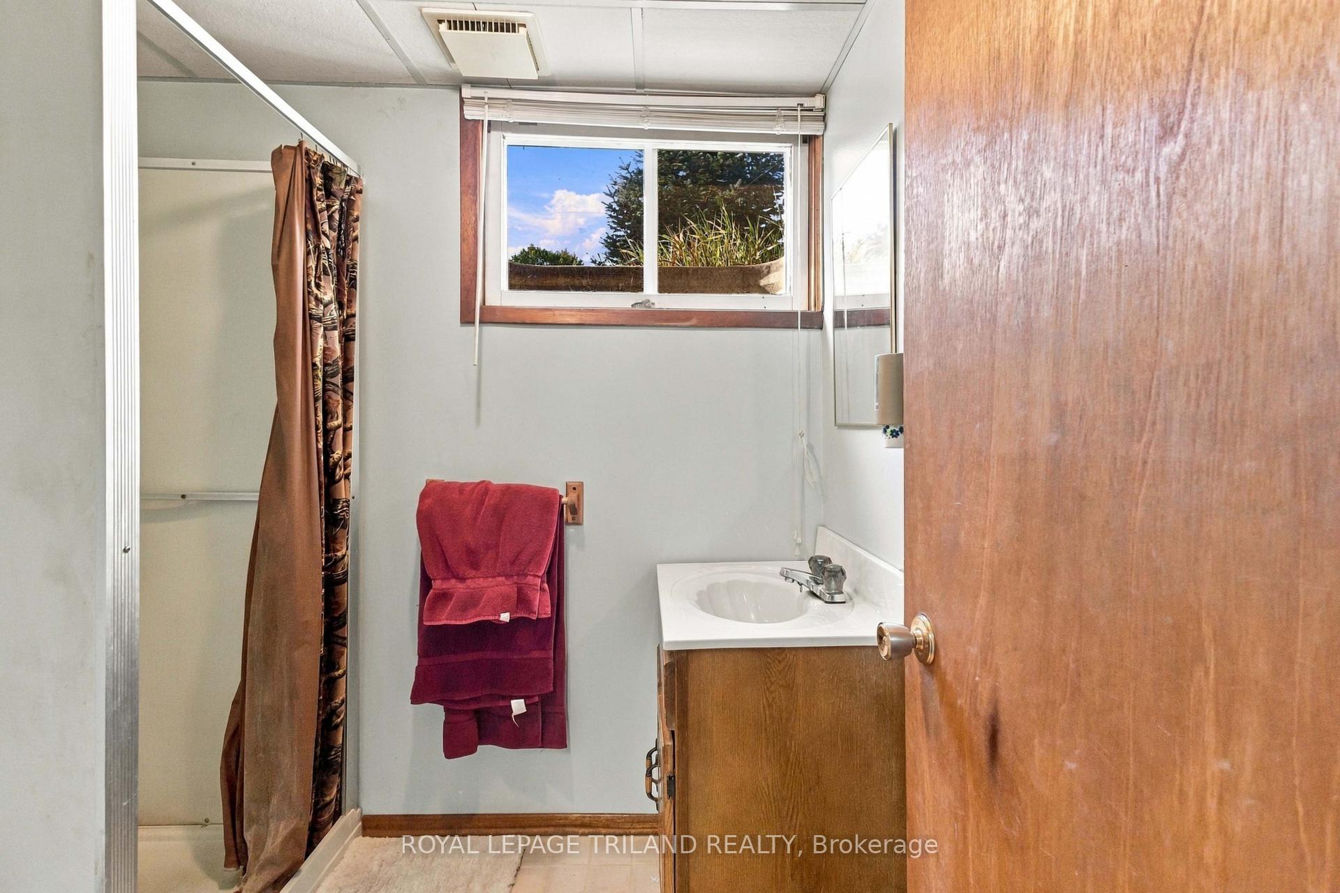 Photo 82 of 272 Richmond Street, North Middlesex, Parkhill — HOMEH
