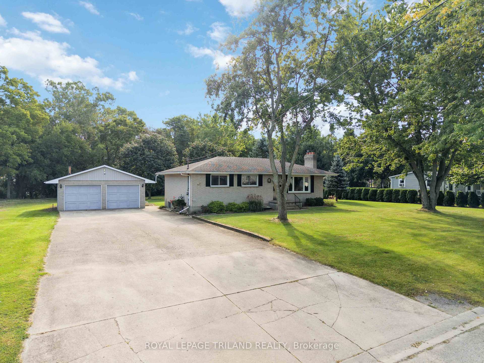 Photo 91 of 272 Richmond Street, North Middlesex, Parkhill — HOMEH