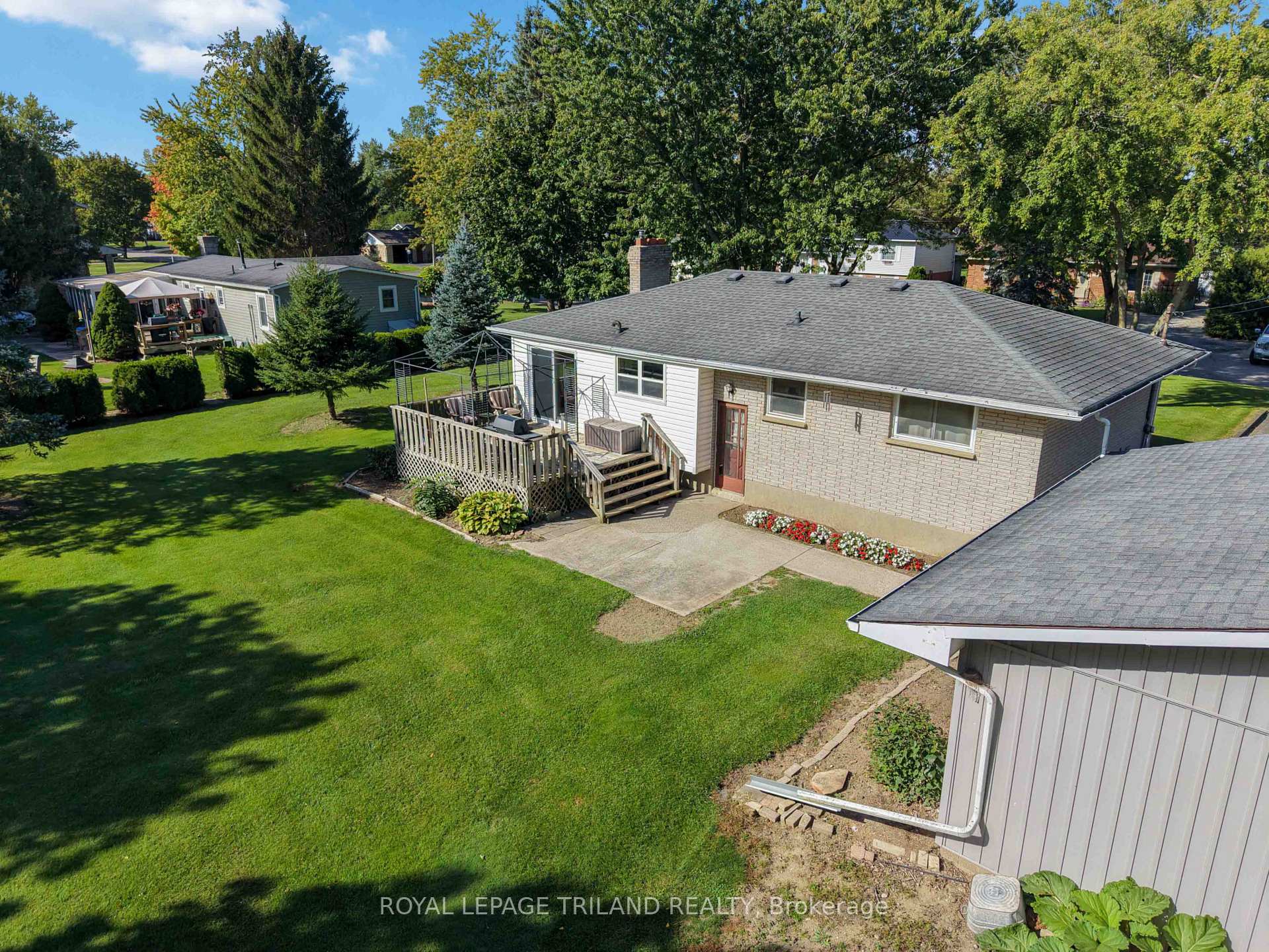 Photo 98 of 272 Richmond Street, North Middlesex, Parkhill — HOMEH