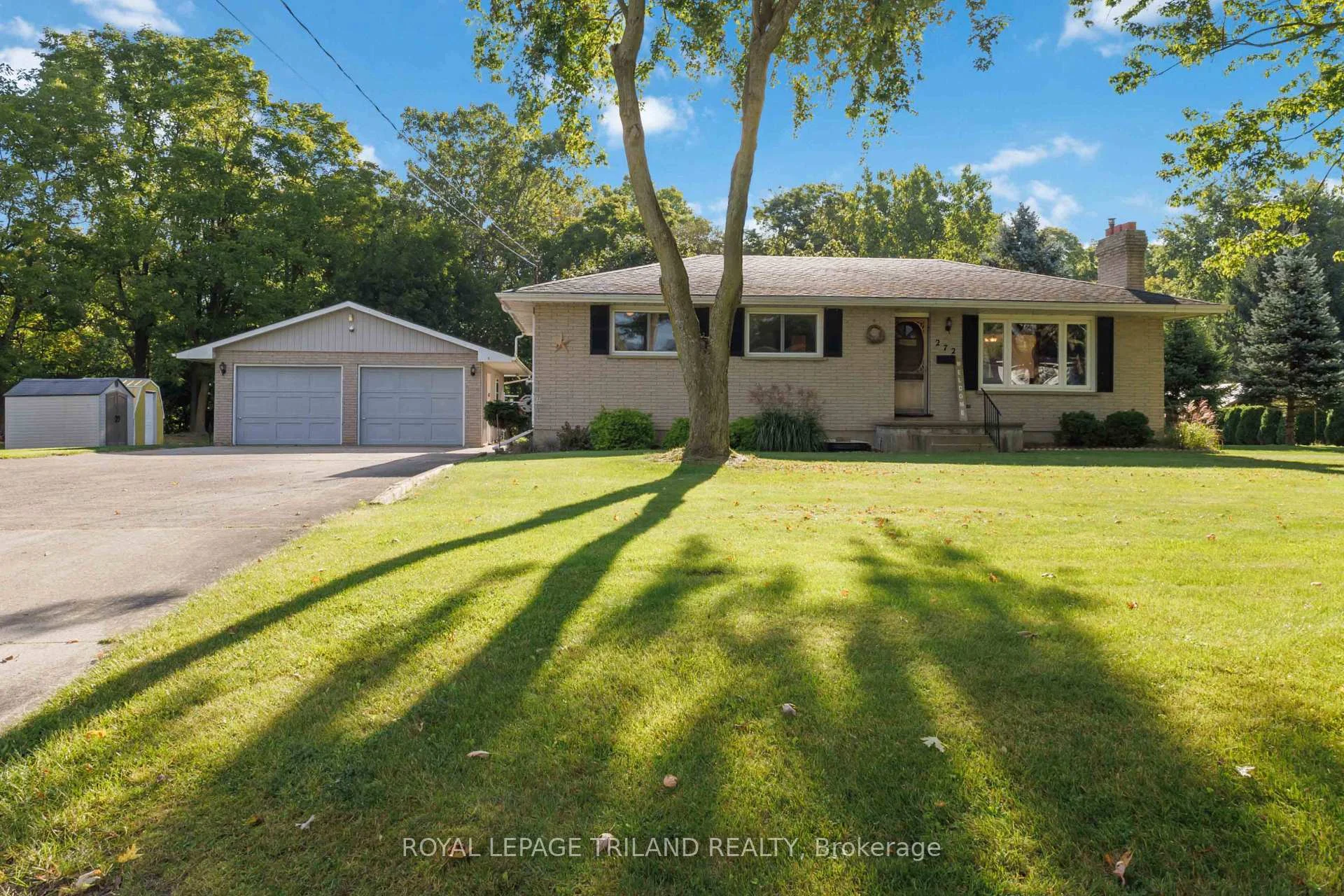 Photo 4 of 272 Richmond Street, North Middlesex, Parkhill — HOMEH