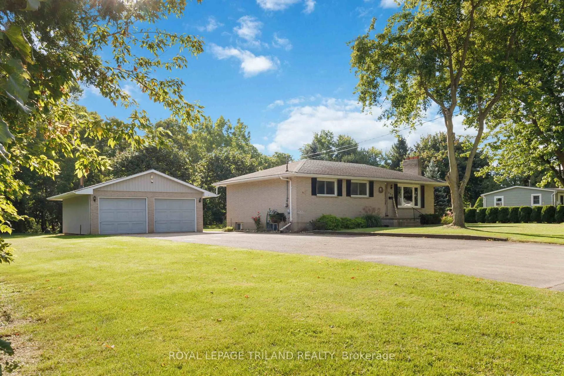 Photo 5 of 272 Richmond Street, North Middlesex, Parkhill — HOMEH