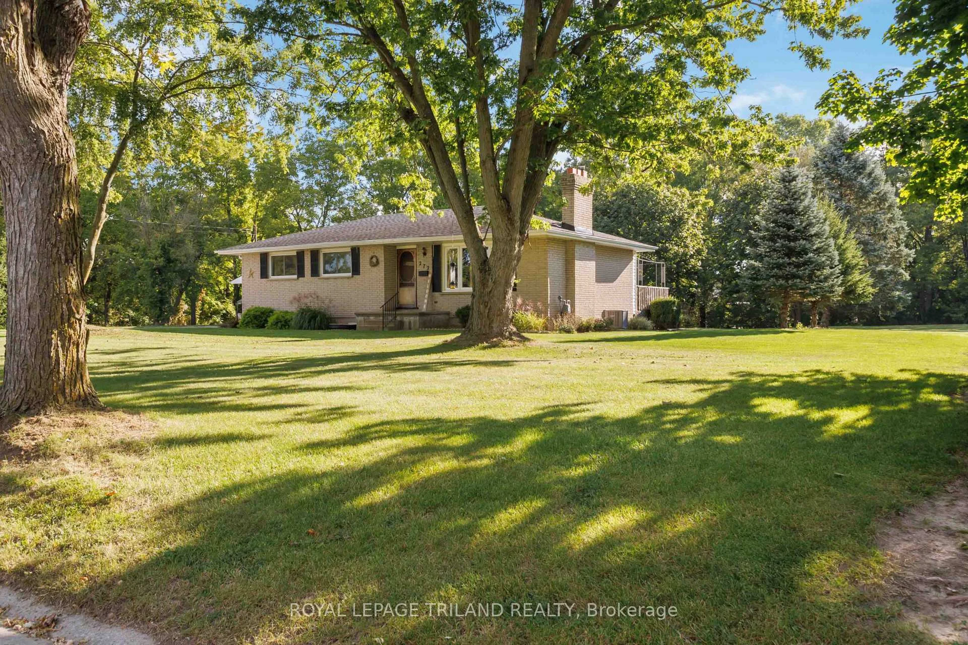 Photo 8 of 272 Richmond Street, North Middlesex, Parkhill — HOMEH