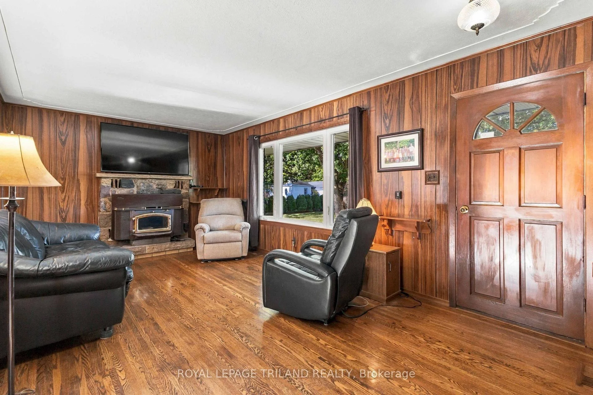 Photo 9 of 272 Richmond Street, North Middlesex, Parkhill — HOMEH