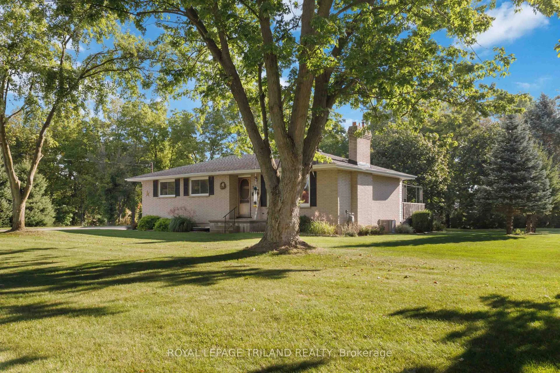 Photo 23 of 272 Richmond Street, North Middlesex, Parkhill — HOMEH