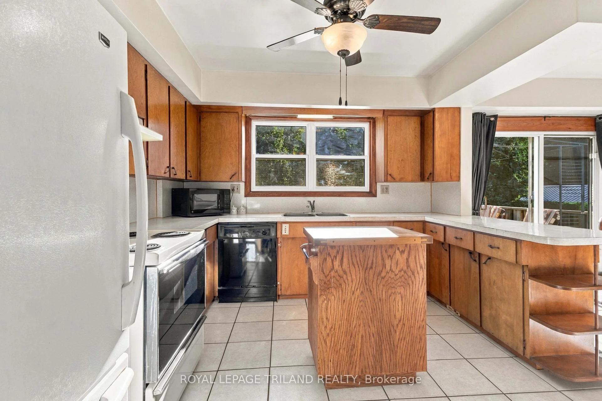 Photo 28 of 272 Richmond Street, North Middlesex, Parkhill — HOMEH