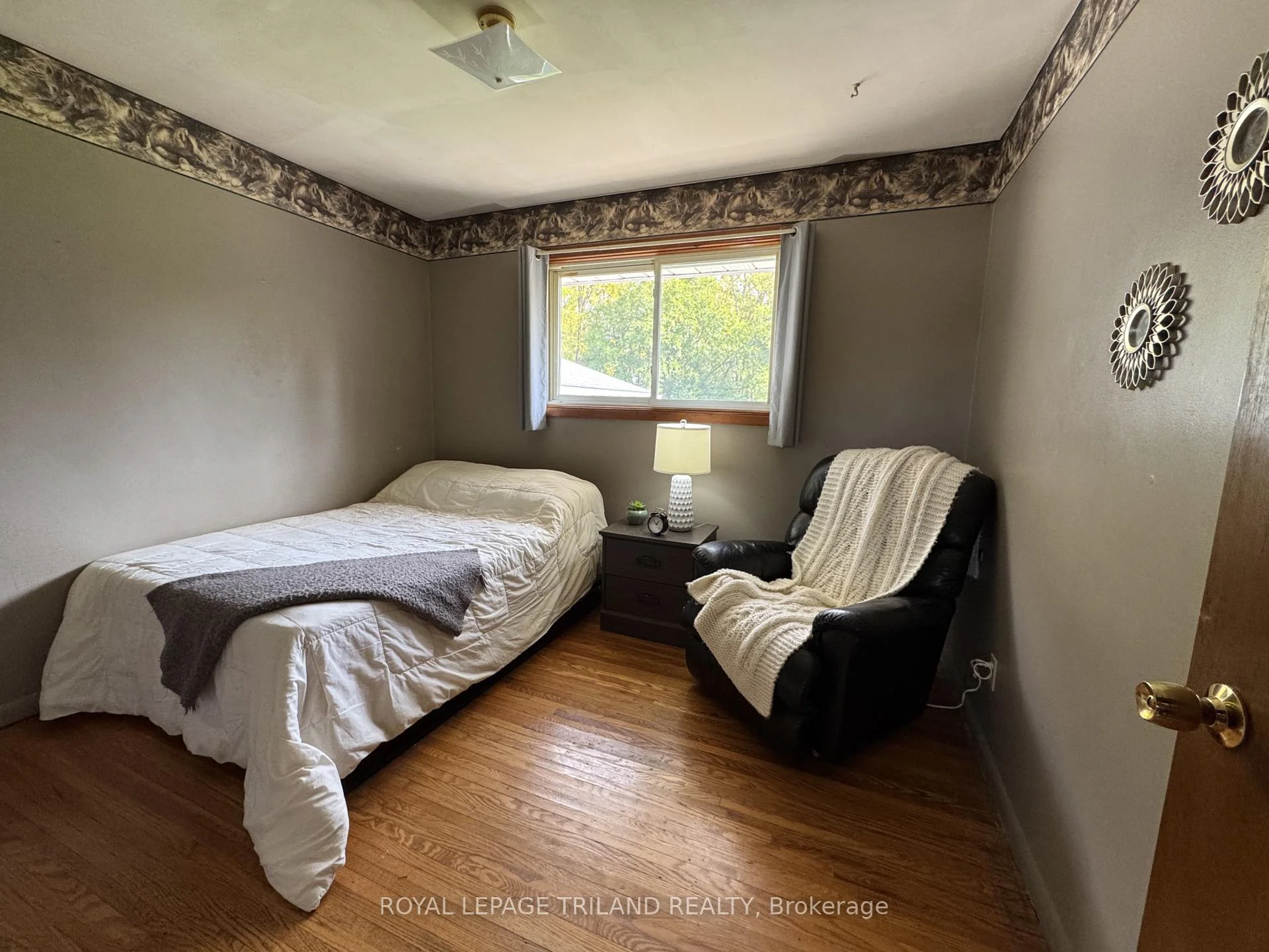 Photo 31 of 272 Richmond Street, North Middlesex, Parkhill — HOMEH