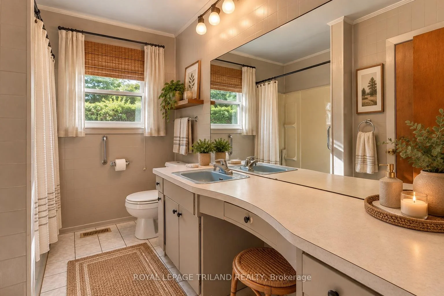 Photo 49 of 272 Richmond Street, North Middlesex, Parkhill — HOMEH
