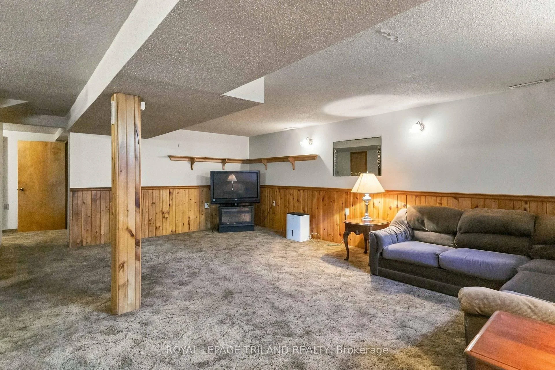 Photo 61 of 272 Richmond Street, North Middlesex, Parkhill — HOMEH