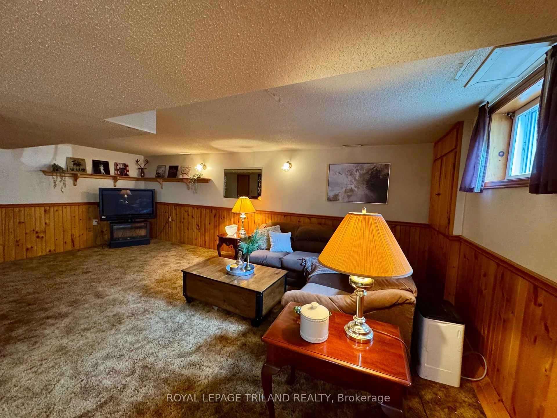 Photo 76 of 272 Richmond Street, North Middlesex, Parkhill — HOMEH