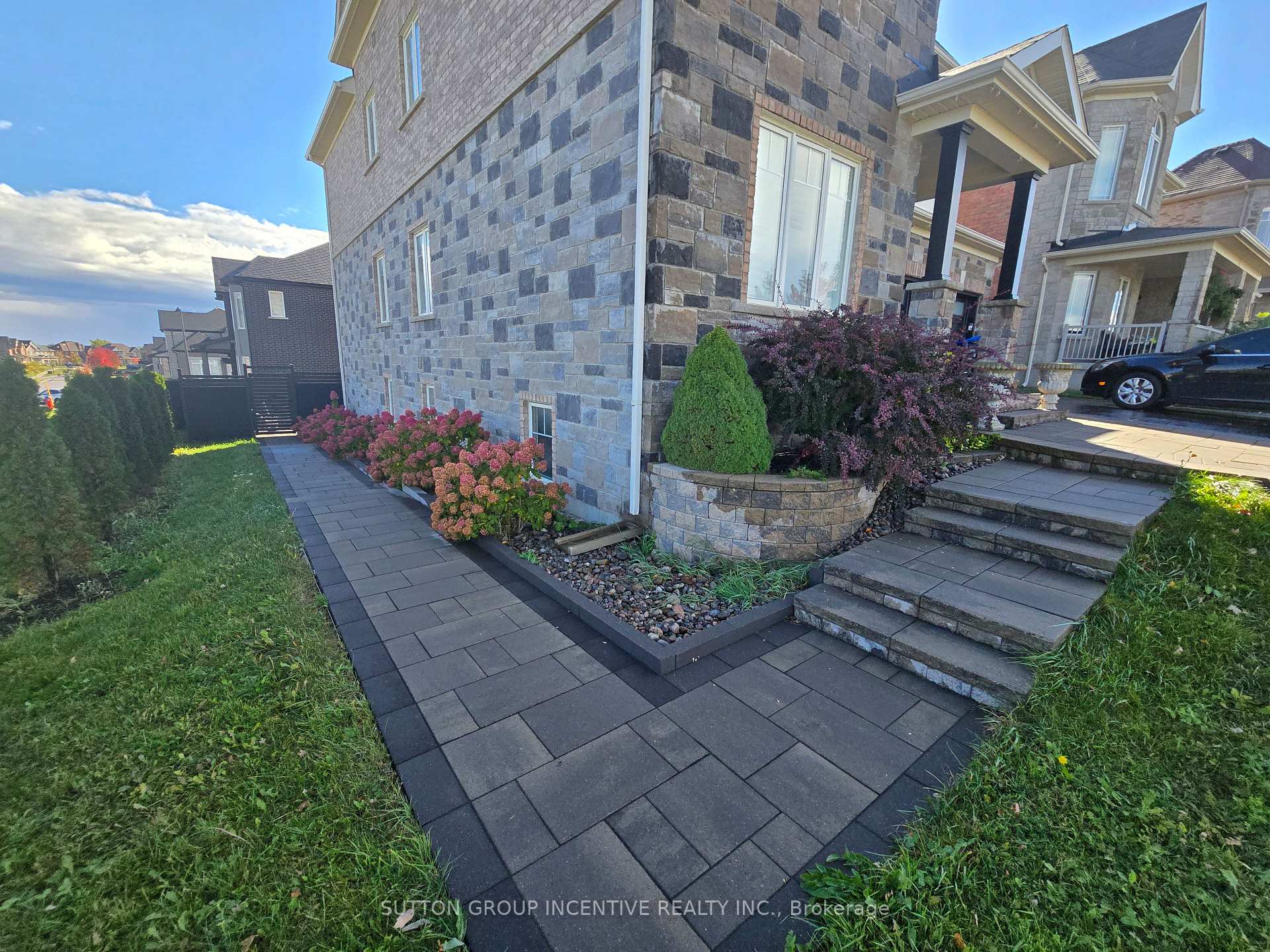 Photo 2 of 1415 Lormel Gate Avenue, Innisfil, Lefroy — HOMEH