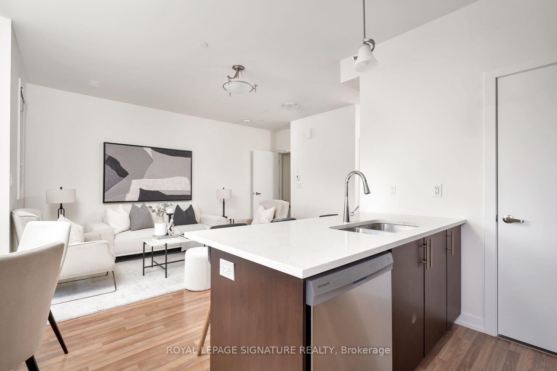 Photo 4 of Unit 51, 370 A Red Maple Road, Richmond Hill, Langstaff — HOMEH