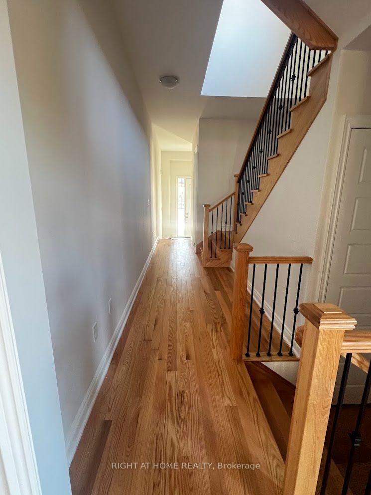 Photo 2 of 1368 Peony Path E, Oakville, Joshua Meadows — HOMEH