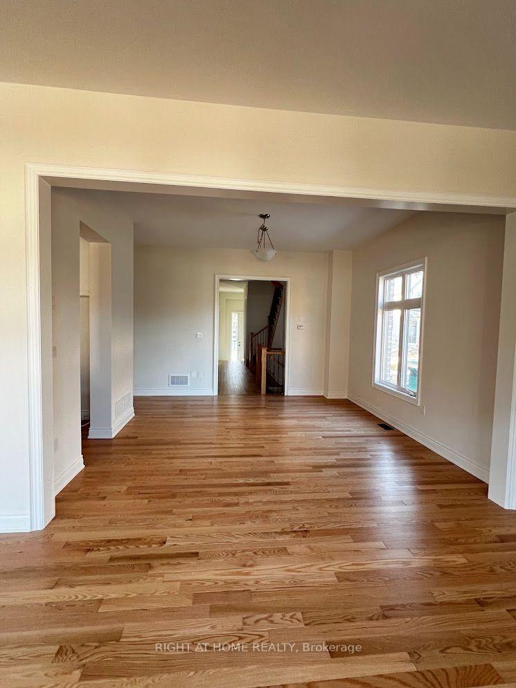 Photo 3 of 1368 Peony Path E, Oakville, Joshua Meadows — HOMEH