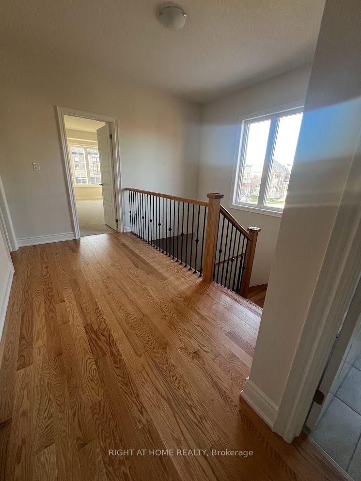 Photo 8 of 1368 Peony Path E, Oakville, Joshua Meadows — HOMEH