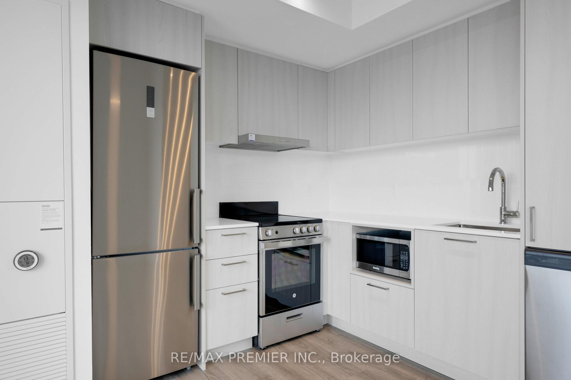 Photo 5 of Unit 3712, 195 Commerce Street, Vaughan, Vaughan Corporate Centre — HOMEH