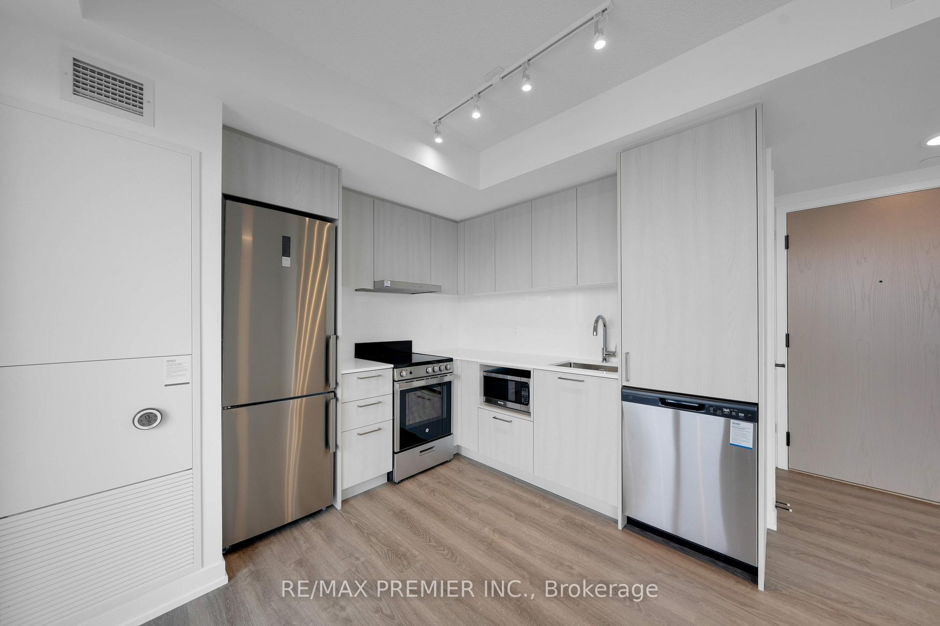 Photo 8 of Unit 3712, 195 Commerce Street, Vaughan, Vaughan Corporate Centre — HOMEH