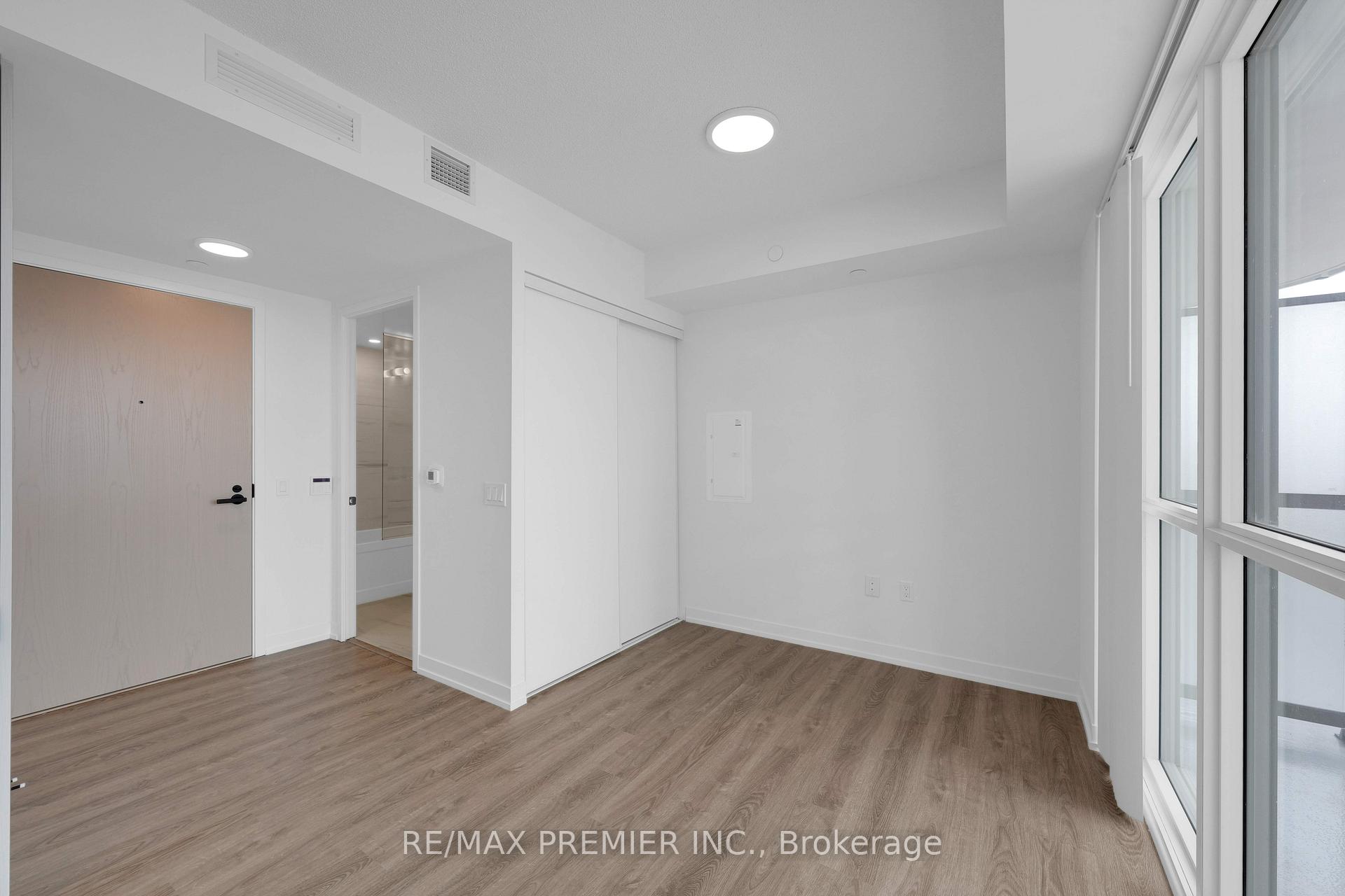 Photo 12 of Unit 3712, 195 Commerce Street, Vaughan, Vaughan Corporate Centre — HOMEH