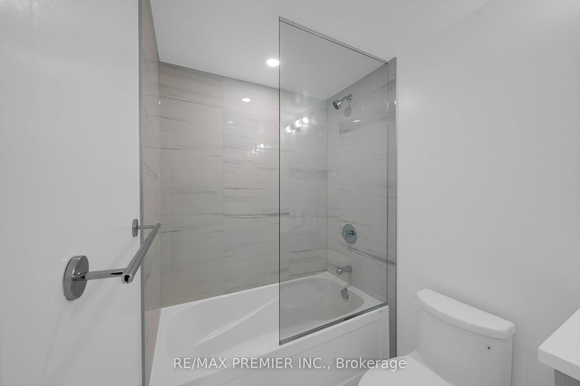 Photo 15 of Unit 3712, 195 Commerce Street, Vaughan, Vaughan Corporate Centre — HOMEH
