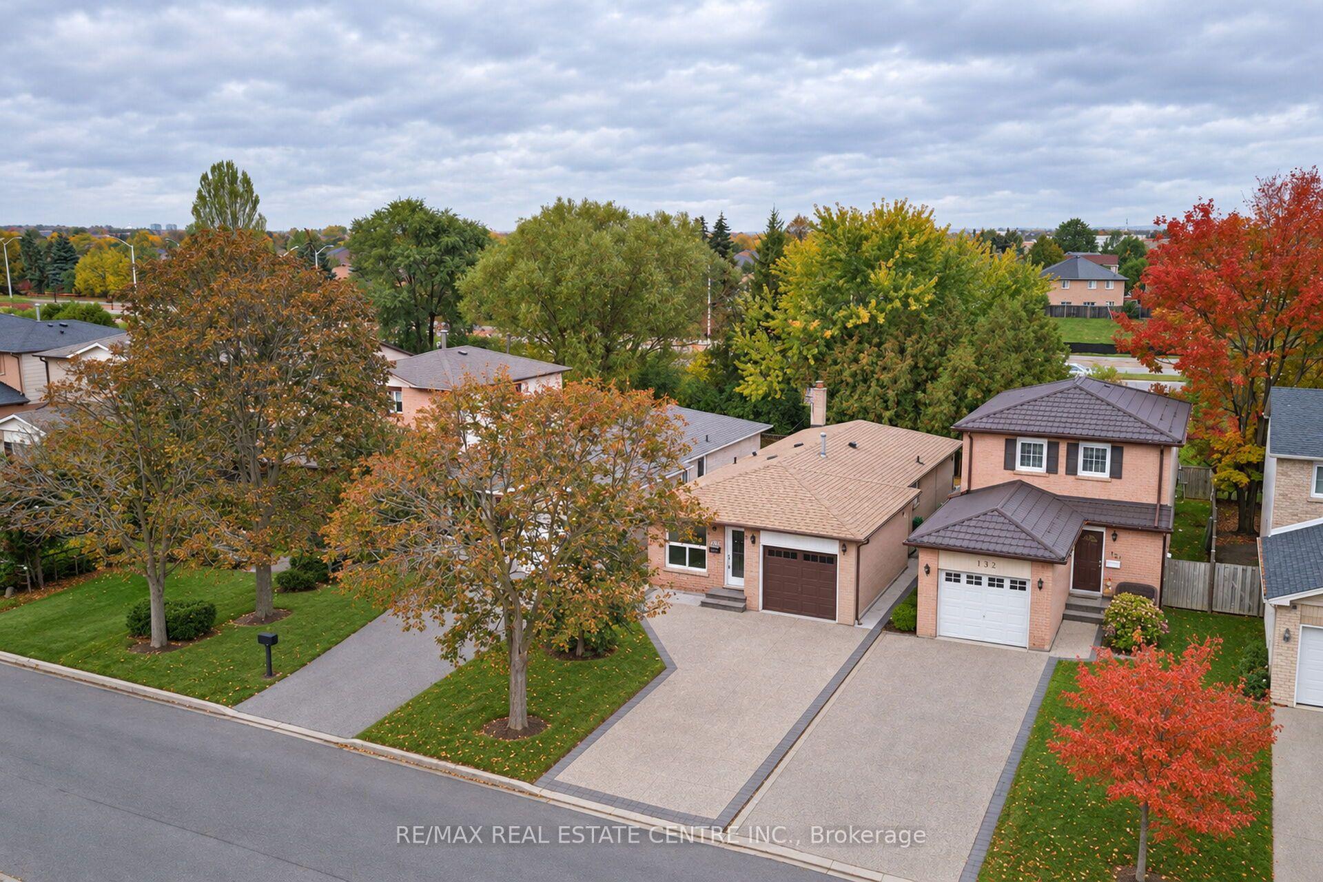 Photo 10 of 130 Martindale Crescent, Brampton, Brampton West — HOMEH
