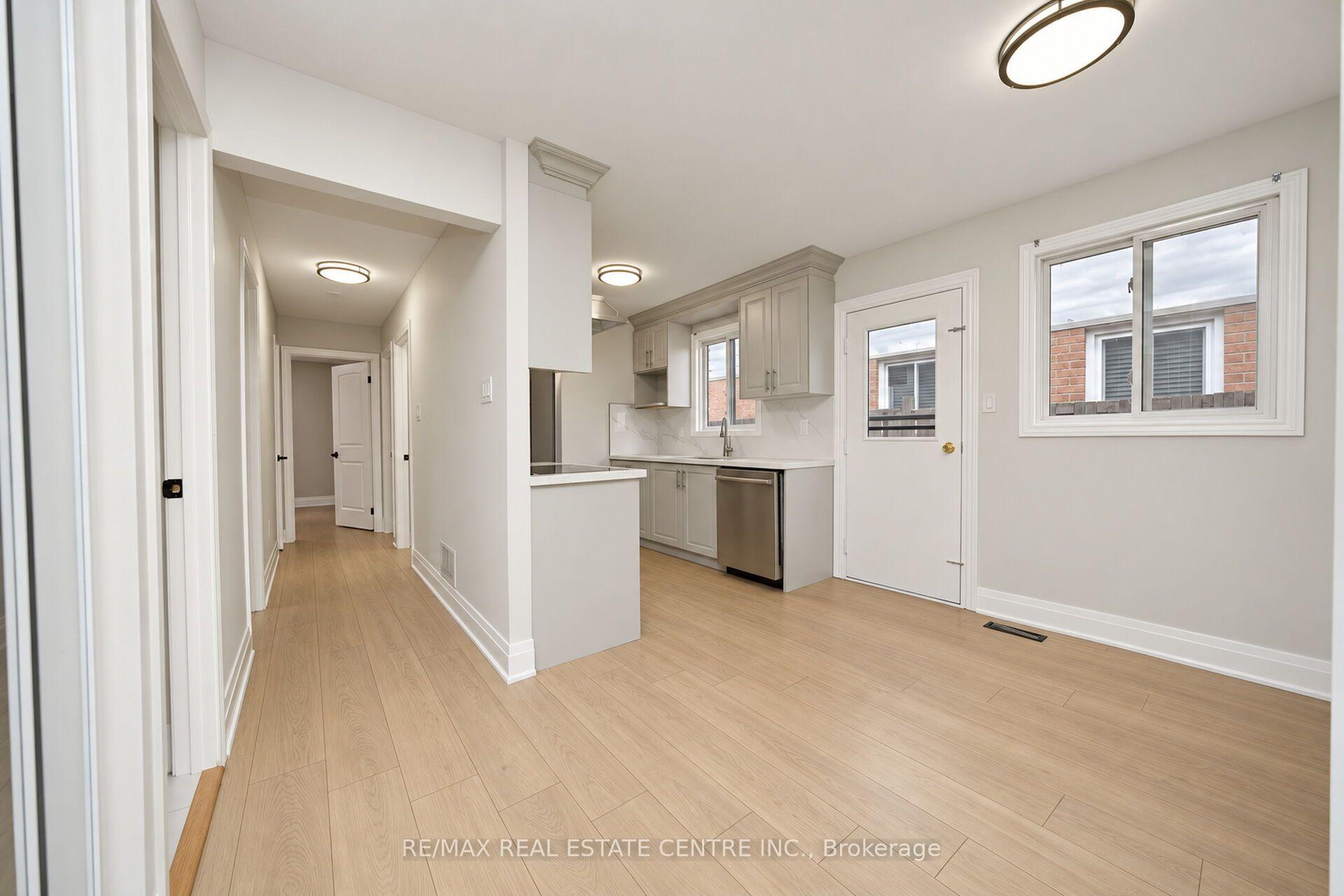 Photo 22 of 130 Martindale Crescent, Brampton, Brampton West — HOMEH