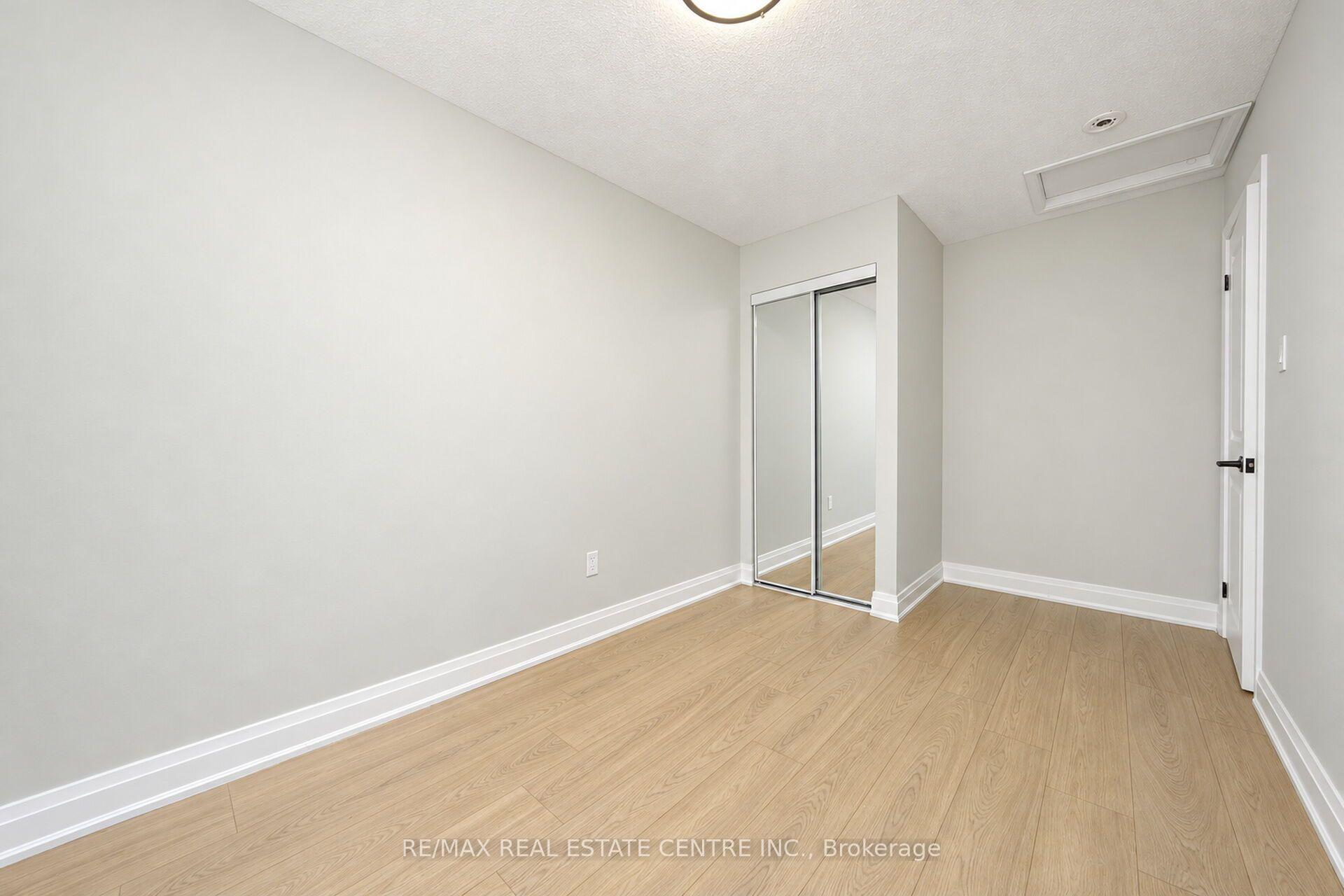 Photo 37 of 130 Martindale Crescent, Brampton, Brampton West — HOMEH