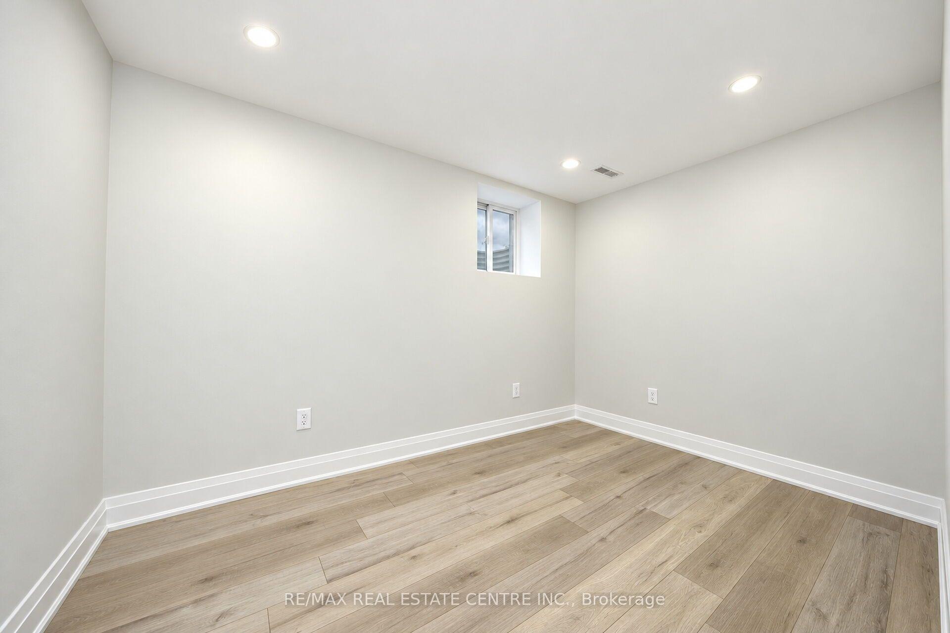 Photo 52 of 130 Martindale Crescent, Brampton, Brampton West — HOMEH