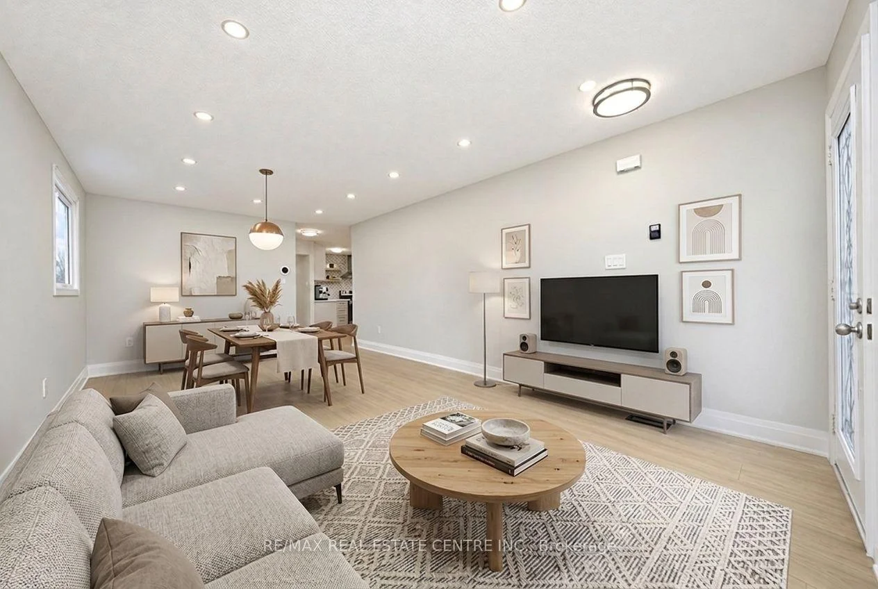 Photo 2 of 130 Martindale Crescent, Brampton, Brampton West — HOMEH