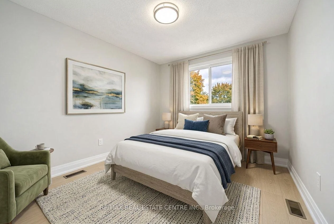 Photo 8 of 130 Martindale Crescent, Brampton, Brampton West — HOMEH