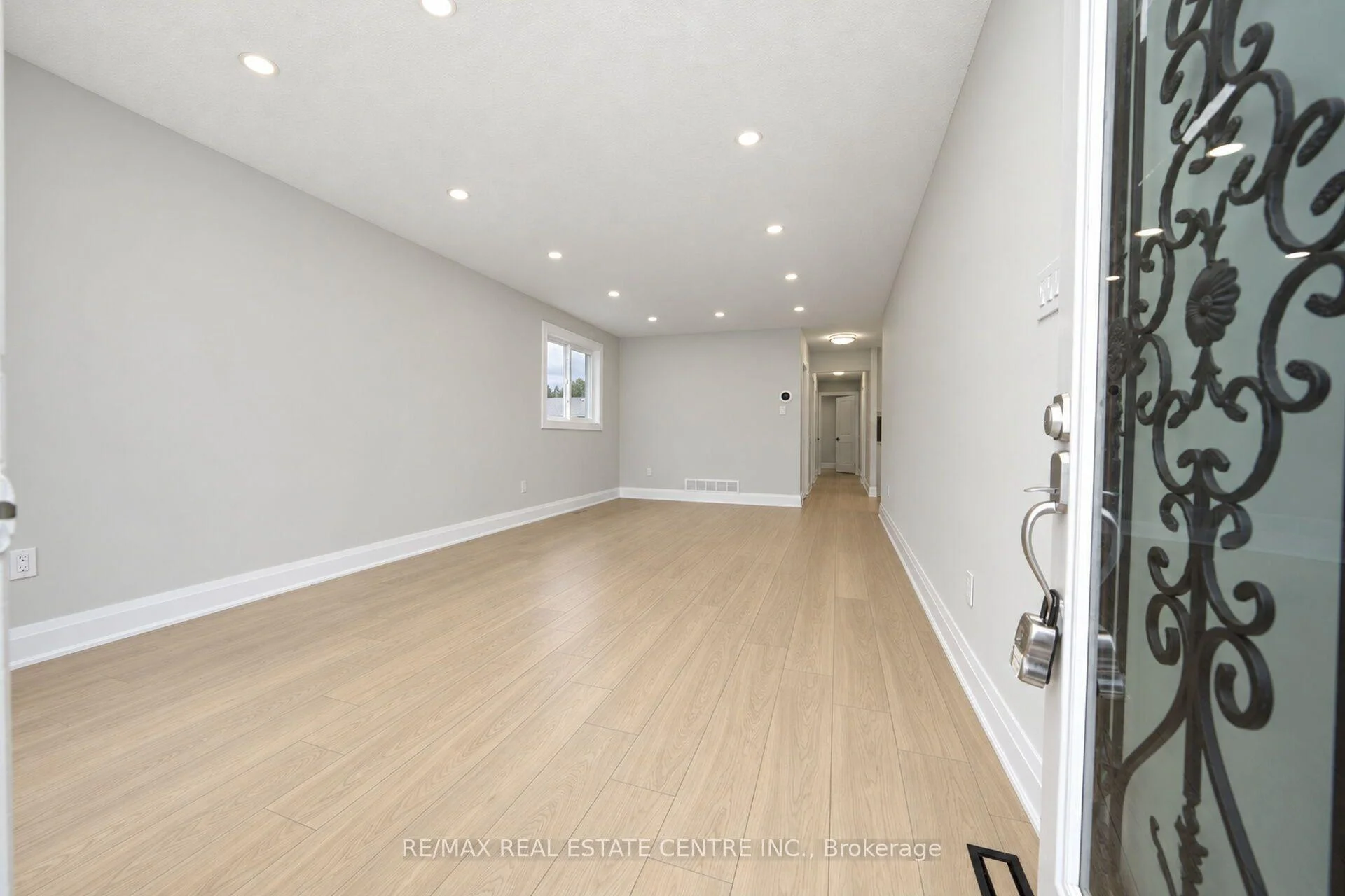 Photo 24 of 130 Martindale Crescent, Brampton, Brampton West — HOMEH