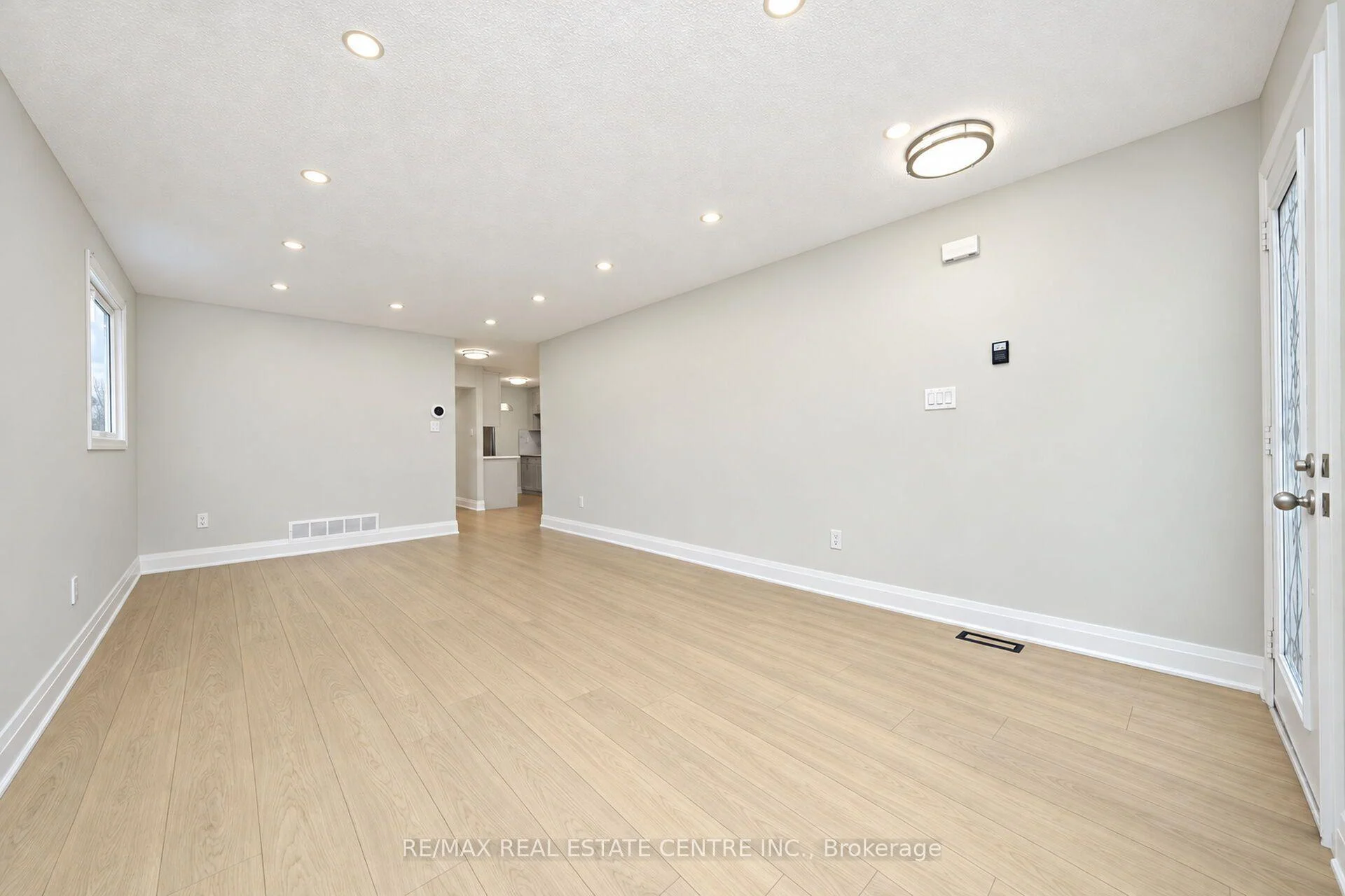 Photo 25 of 130 Martindale Crescent, Brampton, Brampton West — HOMEH
