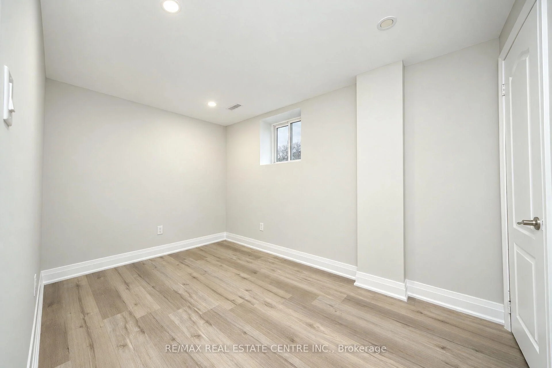 Photo 58 of 130 Martindale Crescent, Brampton, Brampton West — HOMEH