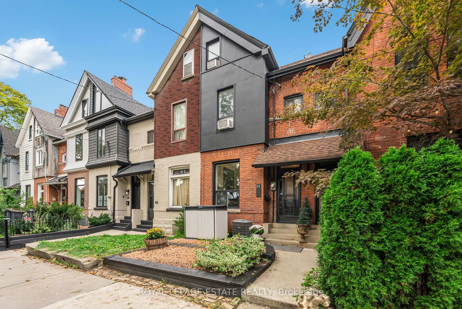 Photo 2 of 84 London Street, Toronto, The Annex — HOMEH
