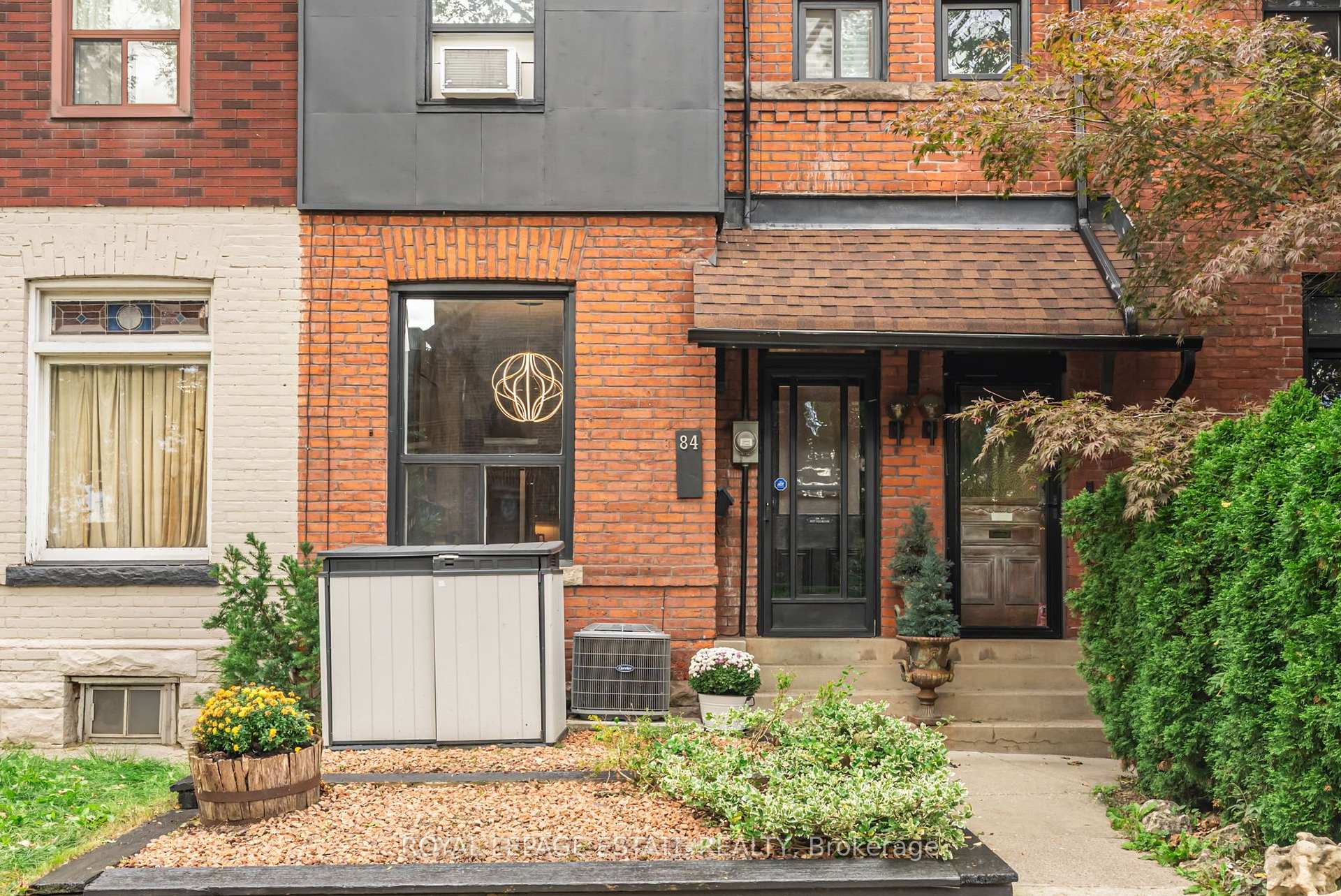Photo 3 of 84 London Street, Toronto, The Annex — HOMEH