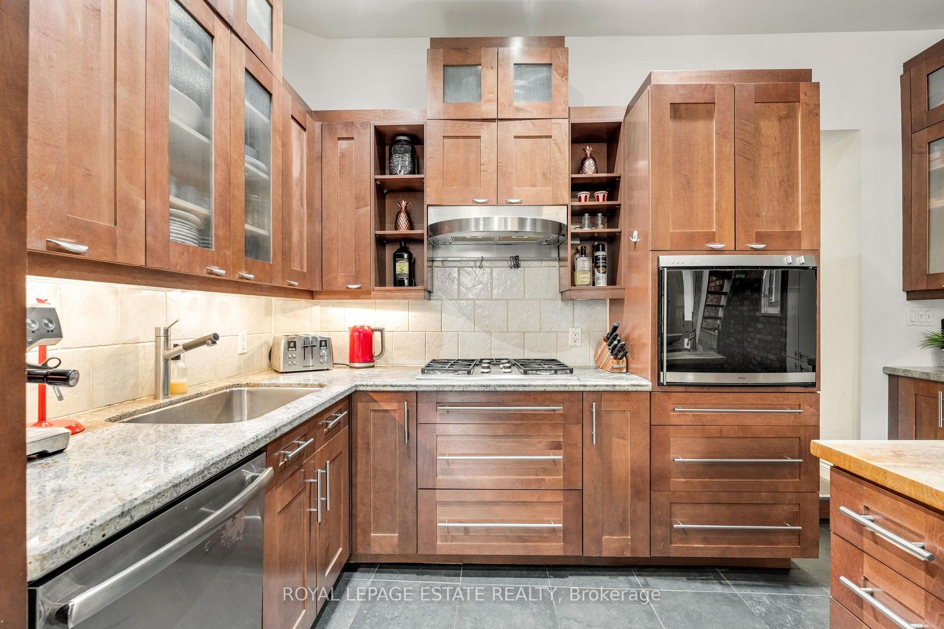 Photo 11 of 84 London Street, Toronto, The Annex — HOMEH