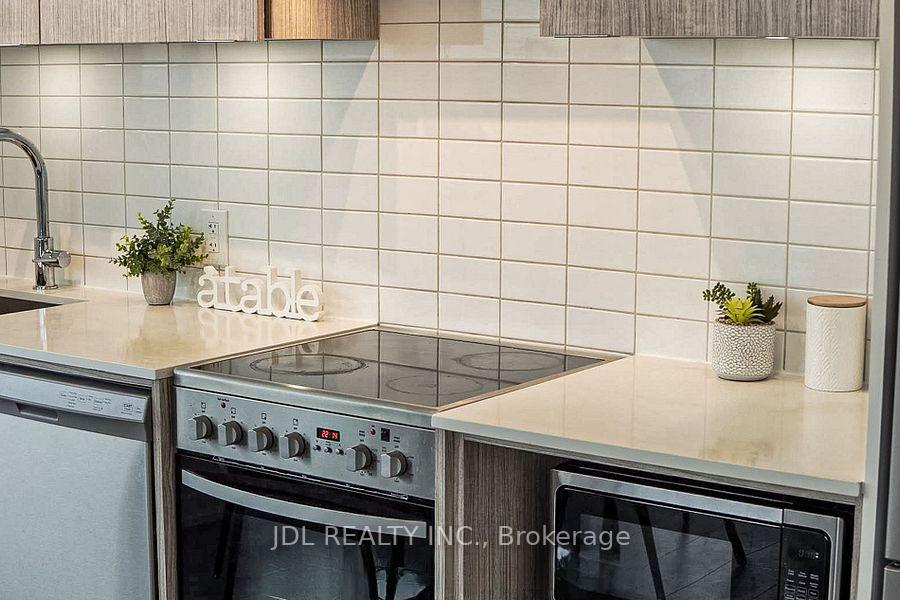 Photo 16 of Unit 1608, 395 Bloor Street E, Toronto, North St. James Town — HOMEH