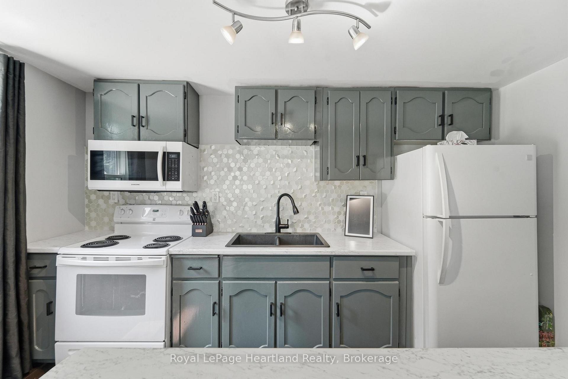 Photo 11 of 20 William Street S, Central Huron, Clinton — HOMEH