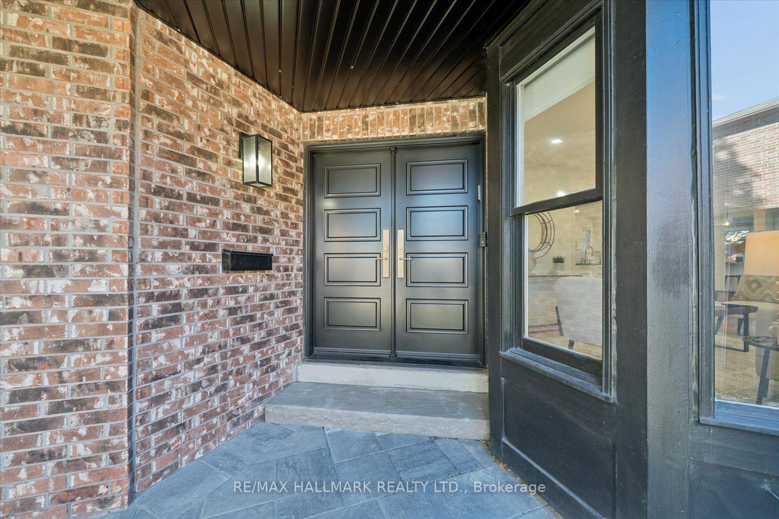 Photo 3 of 67 Chilmar Crescent, Vaughan, Uplands — HOMEH