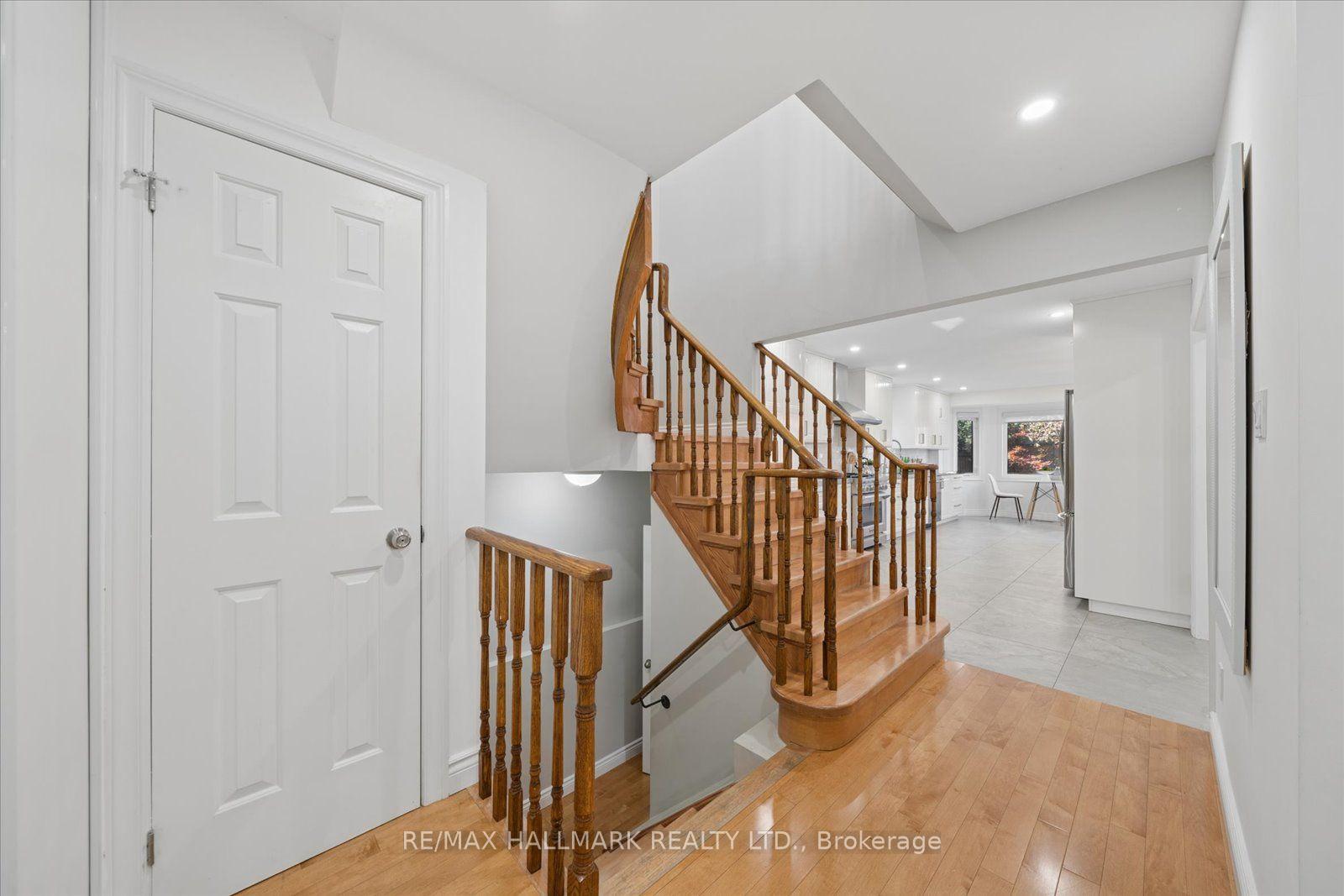 Photo 5 of 67 Chilmar Crescent, Vaughan, Uplands — HOMEH
