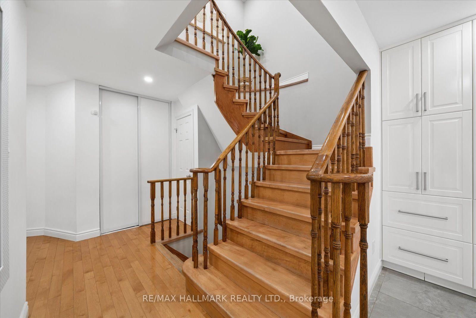 Photo 6 of 67 Chilmar Crescent, Vaughan, Uplands — HOMEH