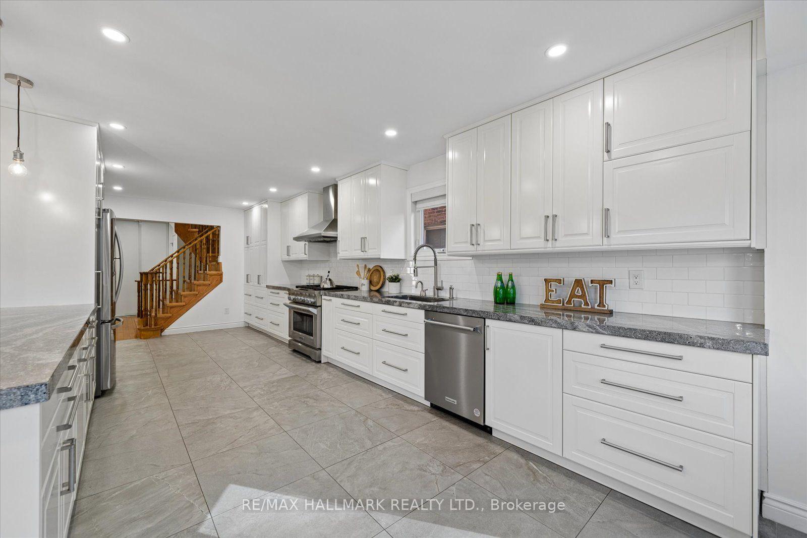 Photo 15 of 67 Chilmar Crescent, Vaughan, Uplands — HOMEH