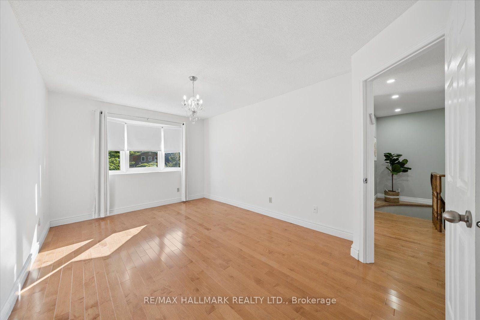 Photo 32 of 67 Chilmar Crescent, Vaughan, Uplands — HOMEH