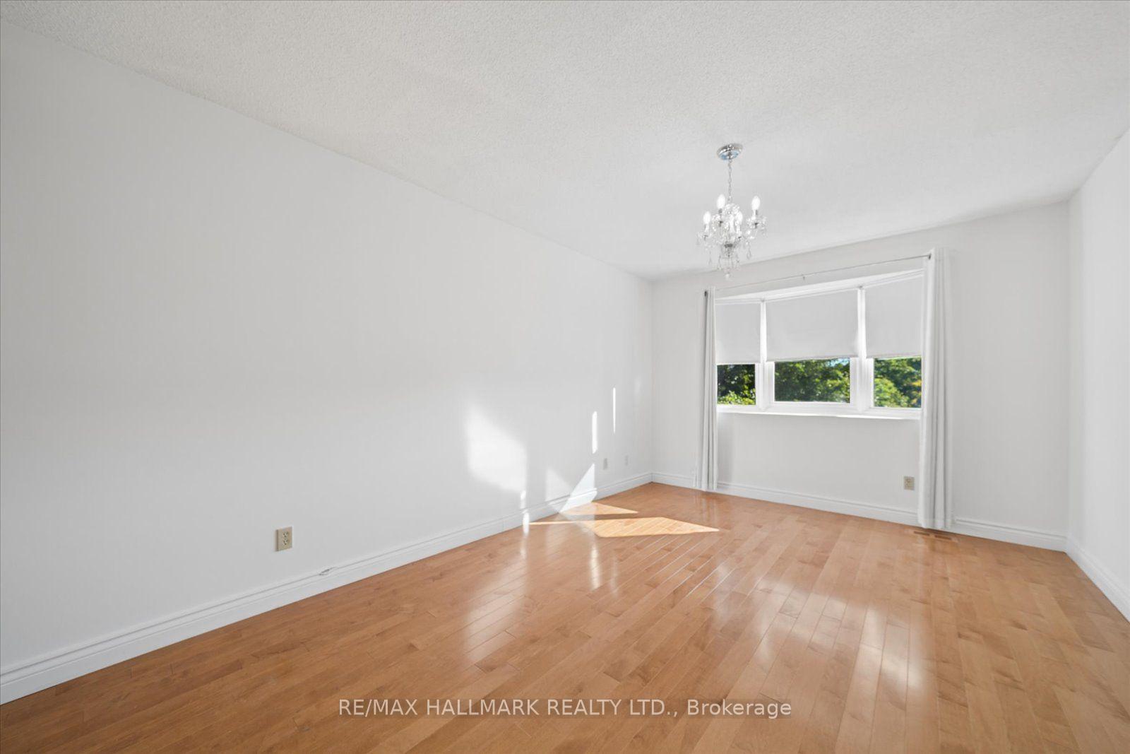 Photo 33 of 67 Chilmar Crescent, Vaughan, Uplands — HOMEH